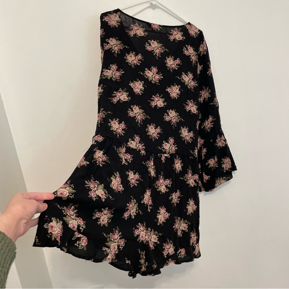 AMERICAN EAGLE AEO AE Wrap Romper Black Pink Floral Rose Long Sleeve Bell Sleeve - Picture 14 of 16
